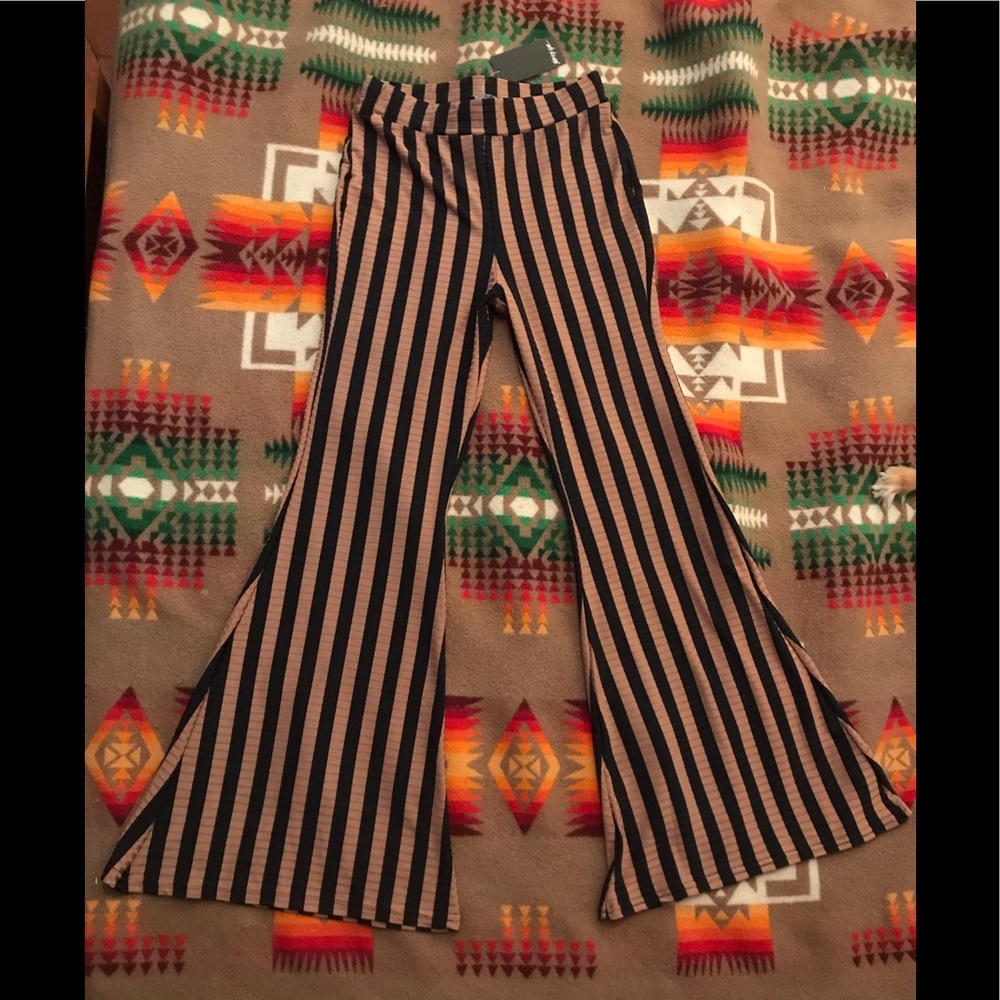 Flare to the thrown striped pants
